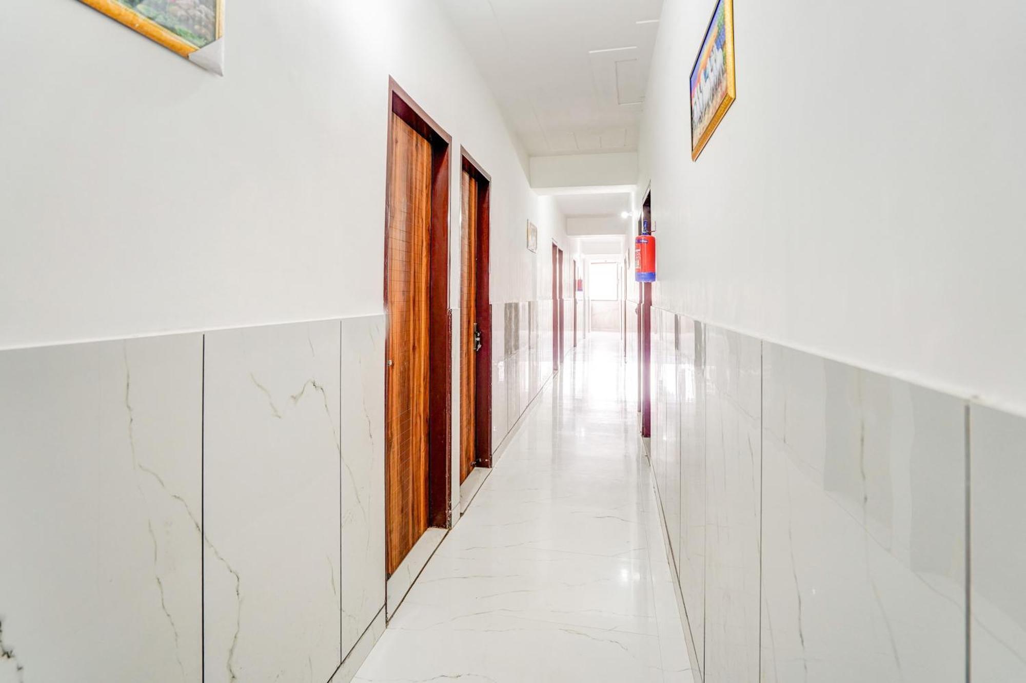 Super Hotel O Burari Νέο Δελχί Εξωτερικό φωτογραφία