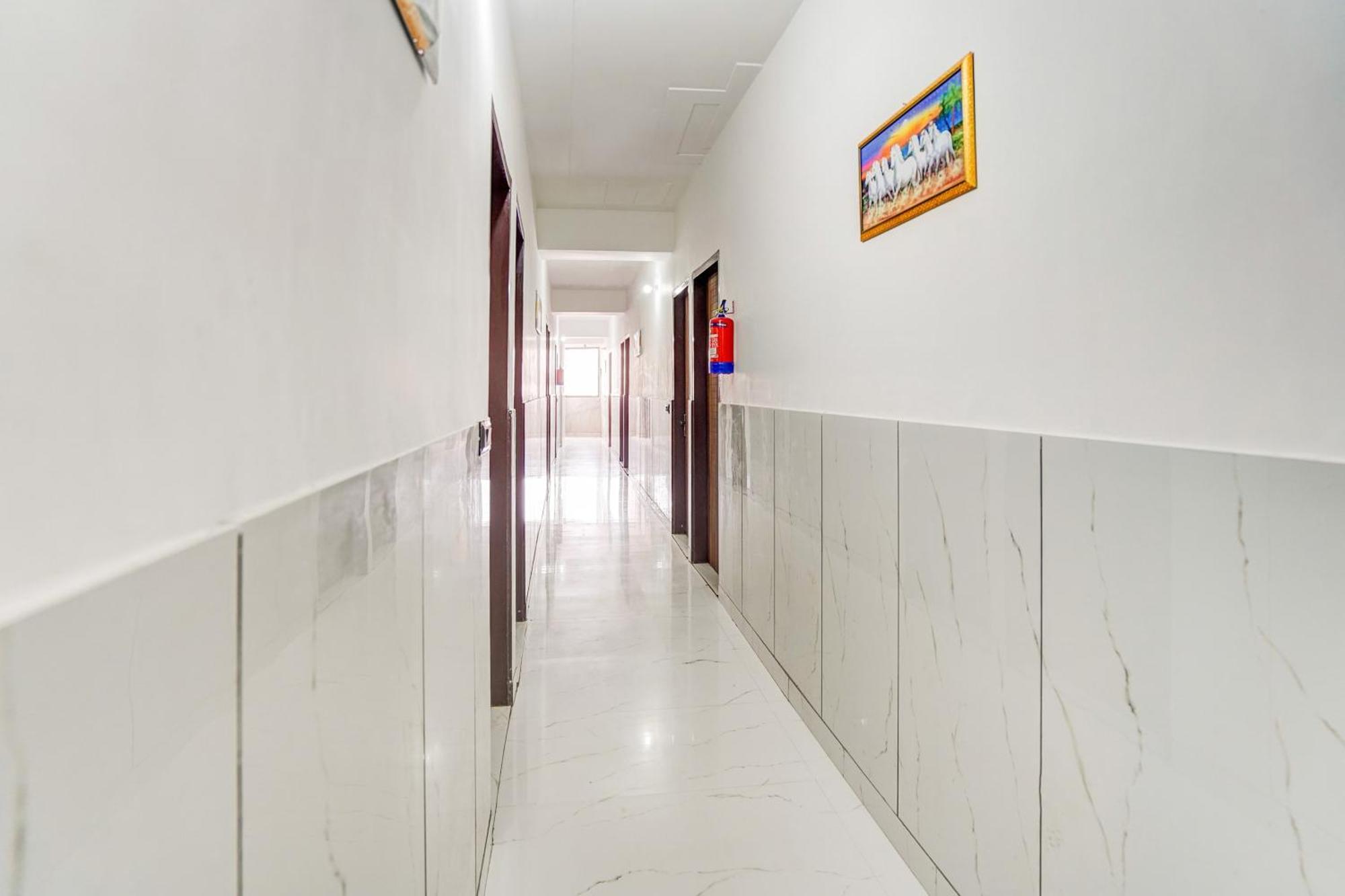 Super Hotel O Burari Νέο Δελχί Εξωτερικό φωτογραφία
